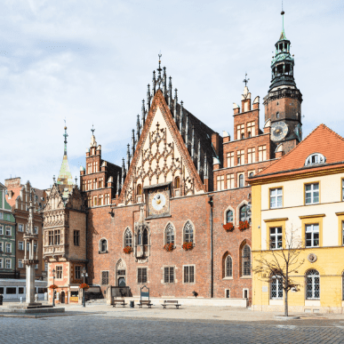 old town hall on market square in wroclaw city PDRVZLH